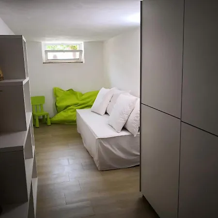Апартаменты Niki House *